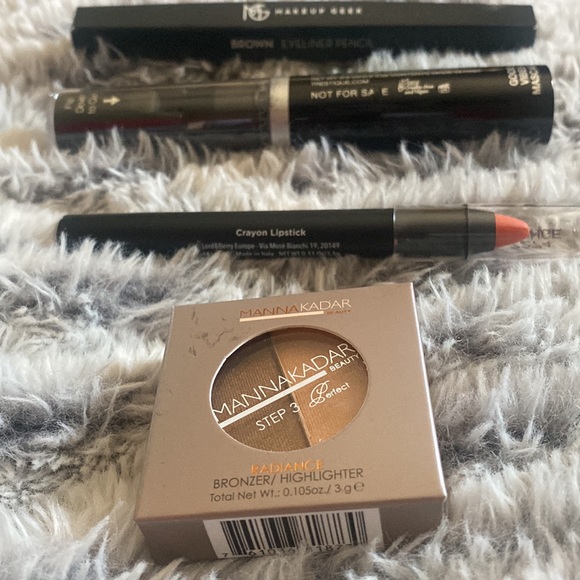 Makeup bundle lot - Picture 3 of 3